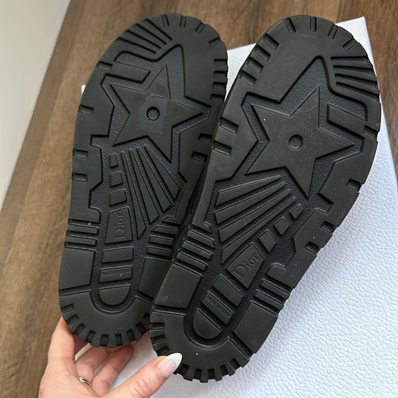 Dior Cannage Quilted DTwist Slide Sandal Size 39 - Picture 5 of 10